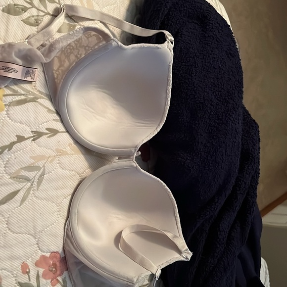 Victoria Secret lined perfect coverage 36DD white lace - Picture 5 of 10